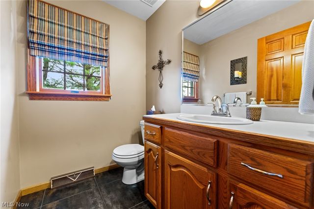 98 Jade Circle, Canfield, OH 44406