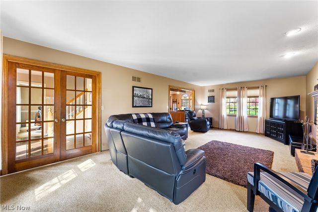 98 Jade Circle, Canfield, OH 44406