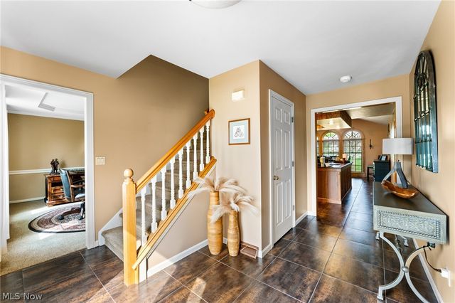 98 Jade Circle, Canfield, OH 44406
