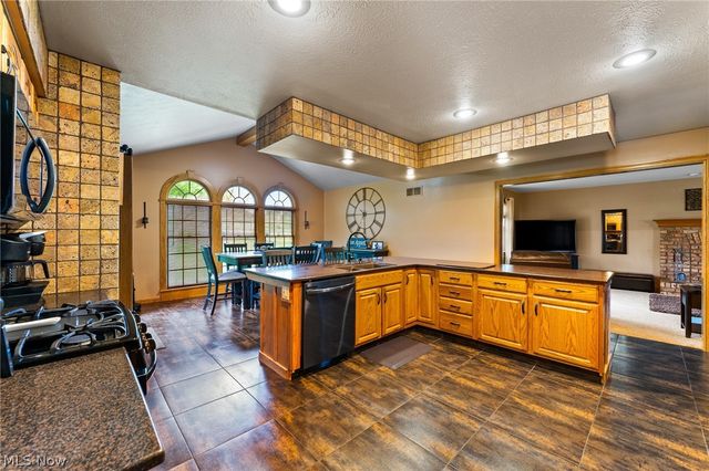 98 Jade Circle, Canfield, OH 44406