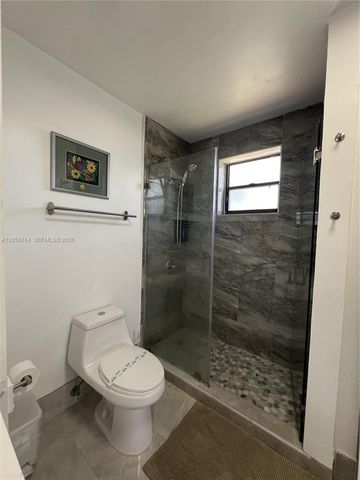 961 E 9th St, Hialeah, FL 33010