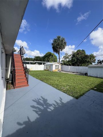 961 E 9th St, Hialeah, FL 33010