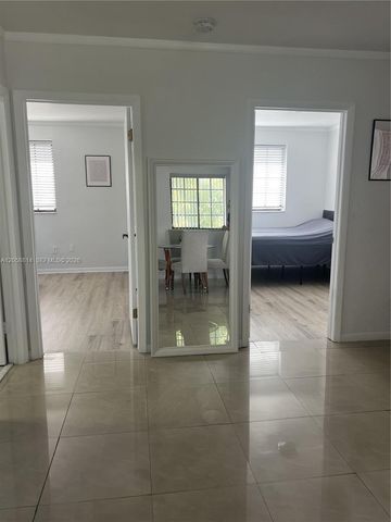 961 E 9th St, Hialeah, FL 33010