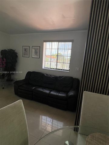 961 E 9th St, Hialeah, FL 33010