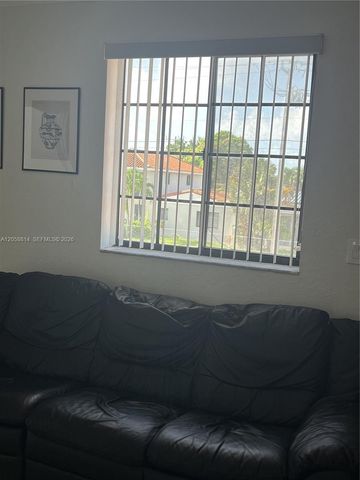 961 E 9th St, Hialeah, FL 33010