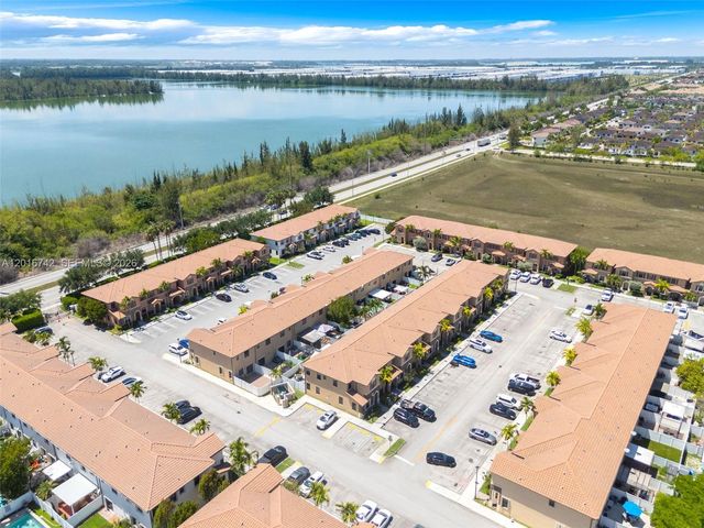 8936 W 35th Ln, Hialeah, FL 33018