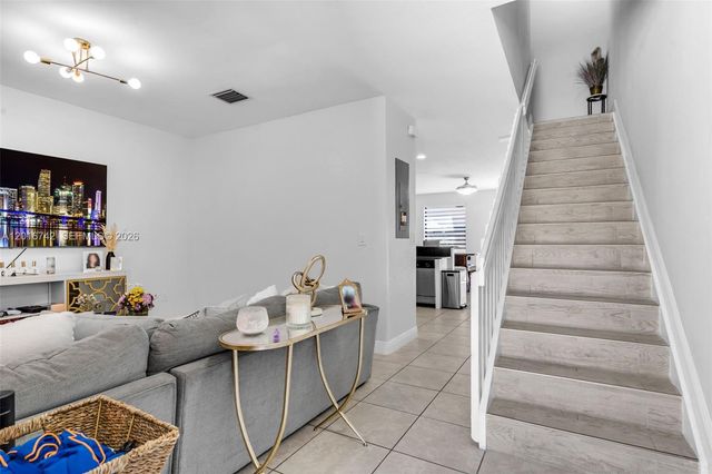 8936 W 35th Ln, Hialeah, FL 33018