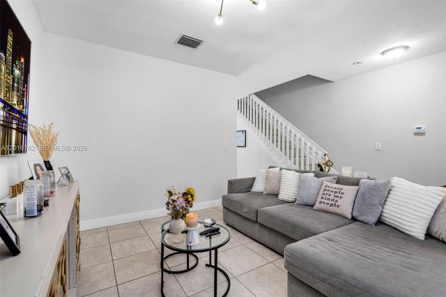 8936 W 35th Ln, Hialeah, FL 33018