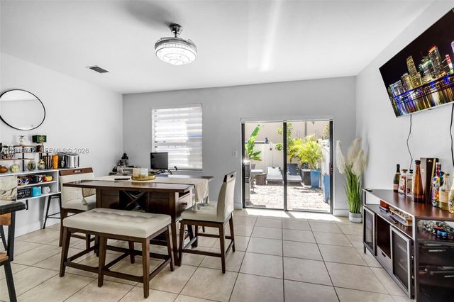 8936 W 35th Ln, Hialeah, FL 33018