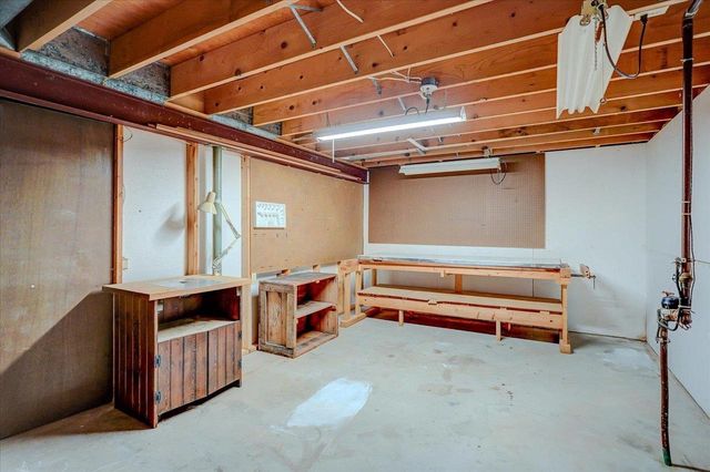 7330 W Branford Lane, Madison, WI 53717