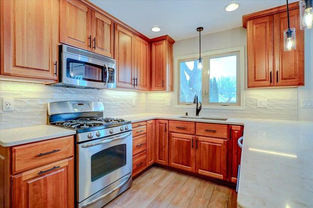 7330 W Branford Lane, Madison, WI 53717