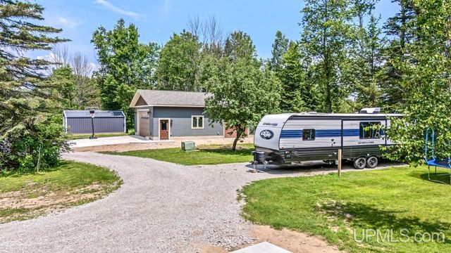 5935 Brampton 27.5 Road, Gladstone, MI 49837