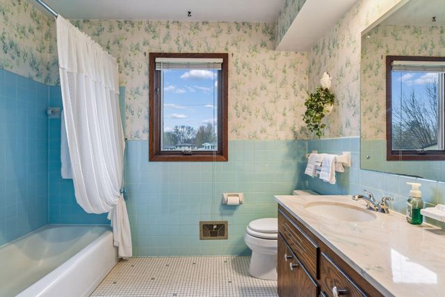 8224 Toledo Avenue N, Brooklyn Park, MN 55443