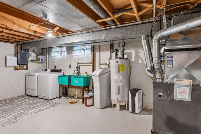 8224 Toledo Avenue N, Brooklyn Park, MN 55443