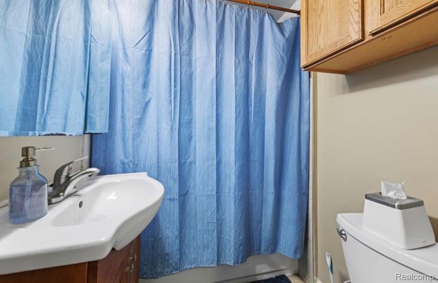 9235 Whitall Lane, Grosse Ile Township, MI 48138