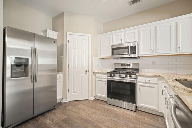 2045 Lake Shore Overlook NW, Kennesaw, GA 30152