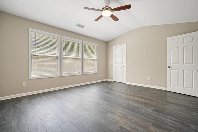 2045 Lake Shore Overlook NW, Kennesaw, GA 30152