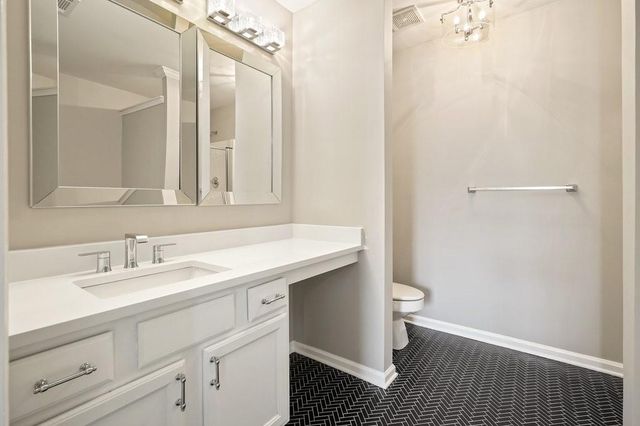 2045 Lake Shore Overlook NW, Kennesaw, GA 30152