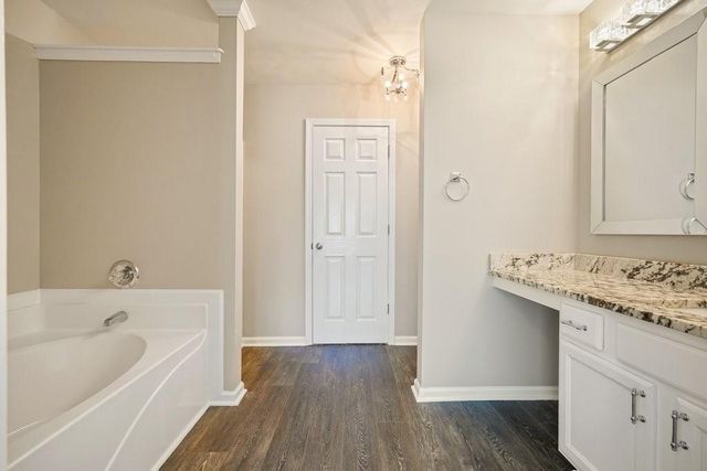 2045 Lake Shore Overlook NW, Kennesaw, GA 30152