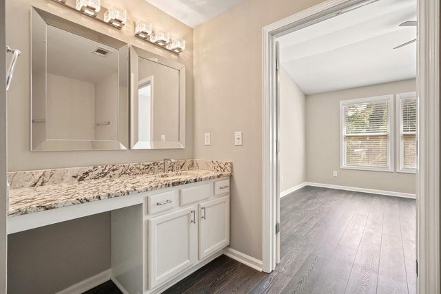 2045 Lake Shore Overlook NW, Kennesaw, GA 30152