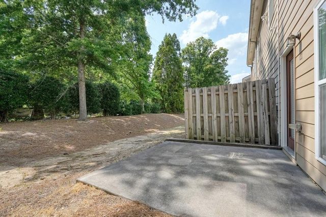 2045 Lake Shore Overlook NW, Kennesaw, GA 30152
