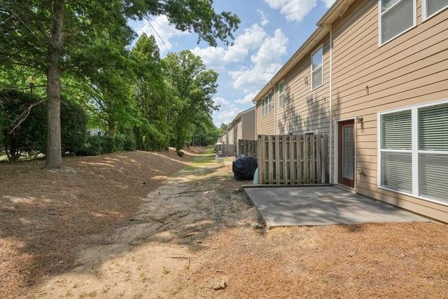 2045 Lake Shore Overlook NW, Kennesaw, GA 30152