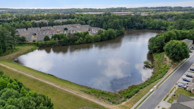 2045 Lake Shore Overlook NW, Kennesaw, GA 30152