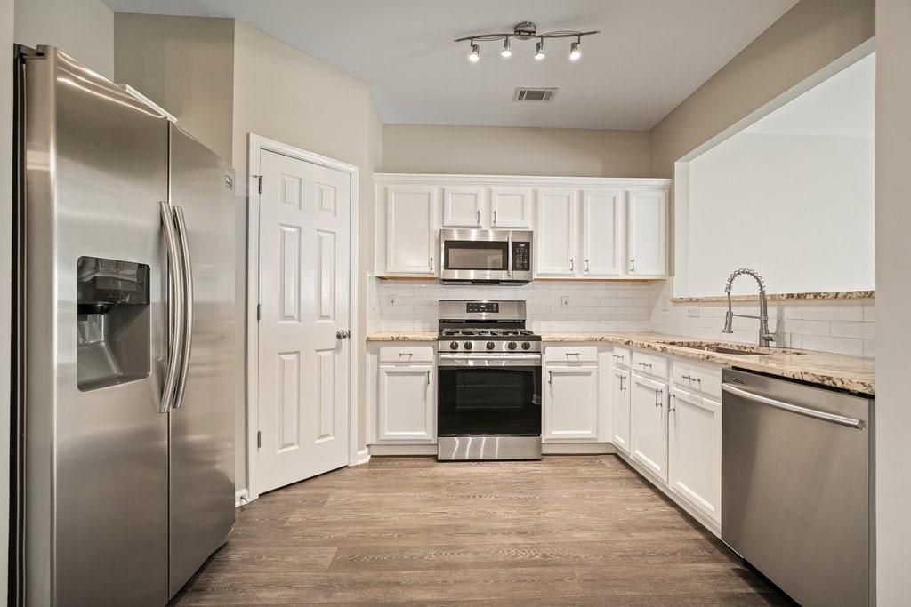 2045 Lake Shore Overlook NW, Kennesaw, GA 30152