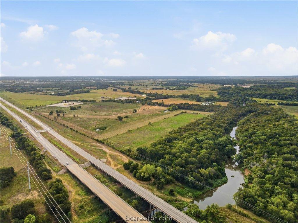 10825 West State Highway 21, Bryan, TX 77807 — exterior