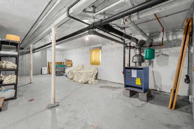 2604 W Argyle Street, Chicago, IL 60625