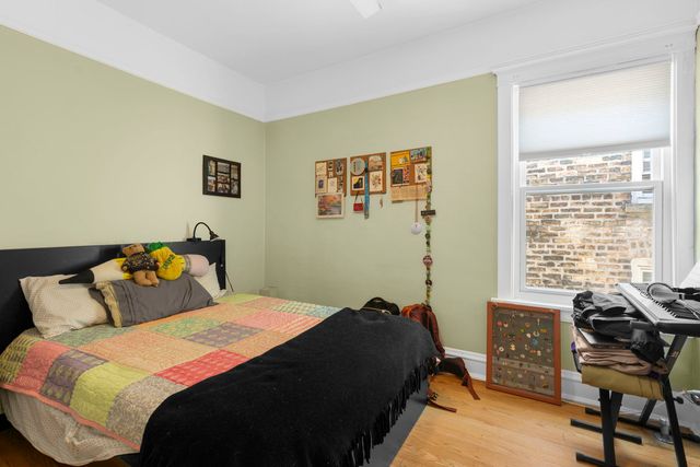 2604 W Argyle Street, Chicago, IL 60625