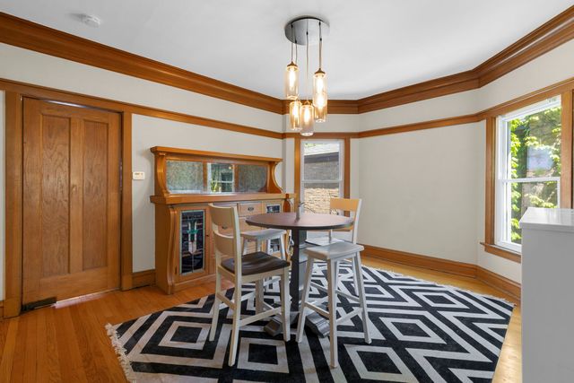 2604 W Argyle Street, Chicago, IL 60625