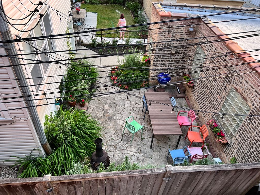 Image 22 of property listing at 2604 W Argyle Street, Chicago, IL 60625