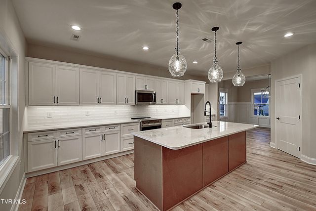 3067 Sawgrass Drive, Jonesborough, TN 37659