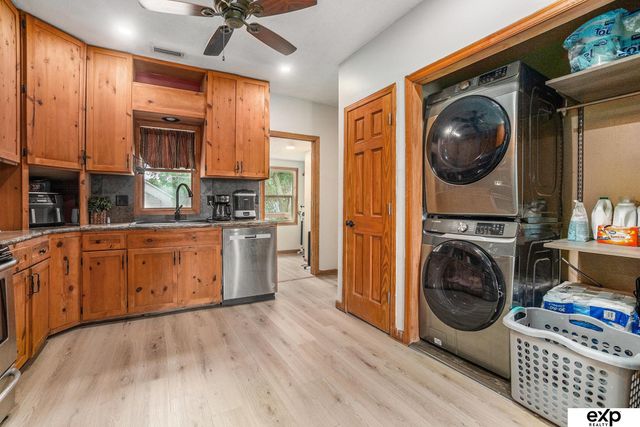 125 E Charles Street, Valley, NE 68064