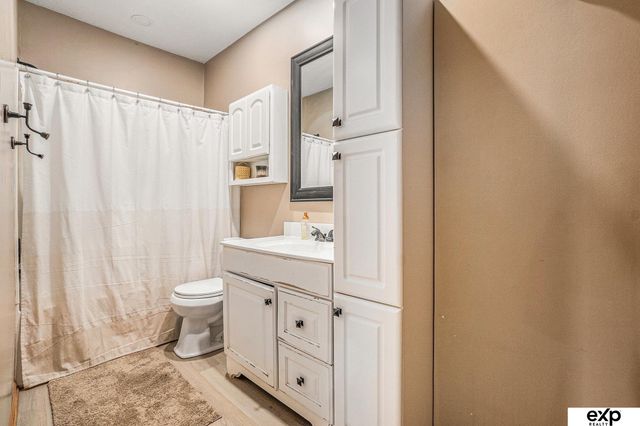 125 E Charles Street, Valley, NE 68064