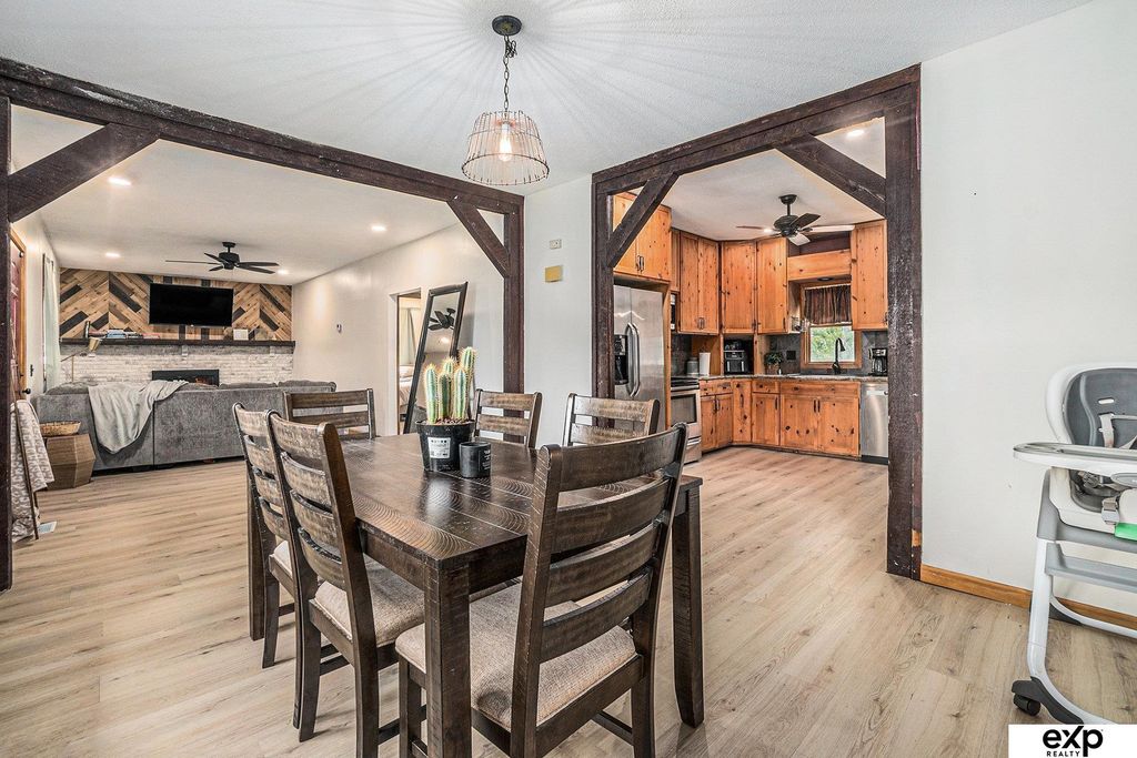 125 E Charles Street, Valley, NE 68064