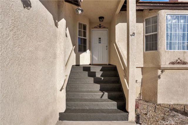 22196 Hoofbeat Way, Canyon Lake, CA 92587