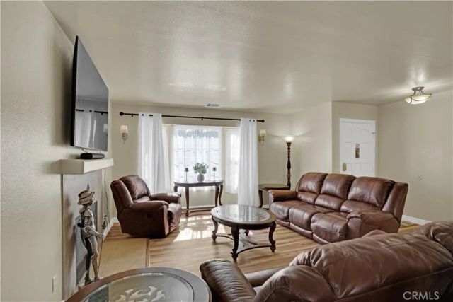 22196 Hoofbeat Way, Canyon Lake, CA 92587