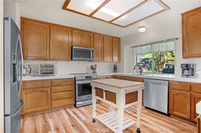 22196 Hoofbeat Way, Canyon Lake, CA 92587