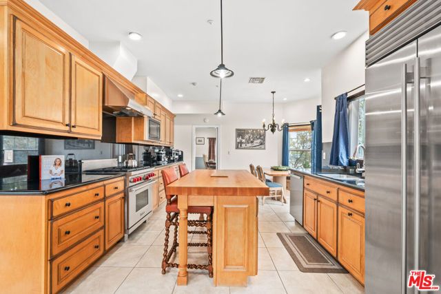 1601 Ard Eevin Avenue, Glendale, CA 91202