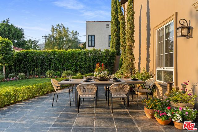 1601 Ard Eevin Avenue, Glendale, CA 91202