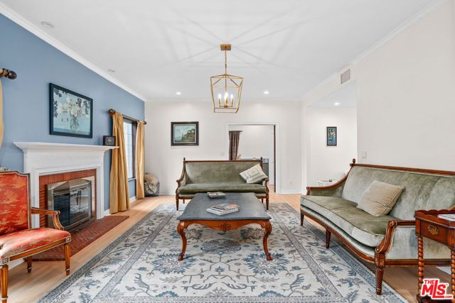 1601 Ard Eevin Avenue, Glendale, CA 91202