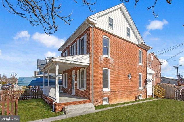 3 SPRENKLE AVE, Hanover, PA 17331