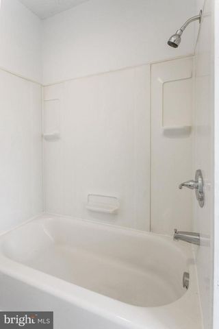 3 SPRENKLE AVE, Hanover, PA 17331