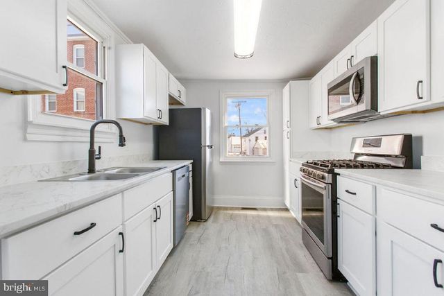 3 SPRENKLE AVE, Hanover, PA 17331