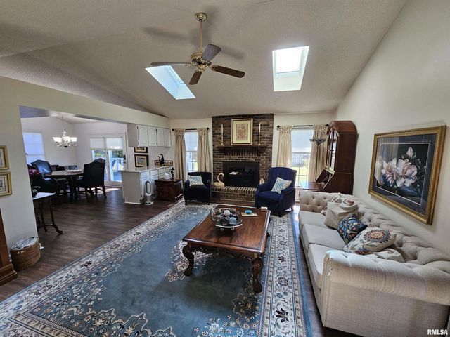 3517 VICTORIA Avenue, Mt Vernon, IL 62864