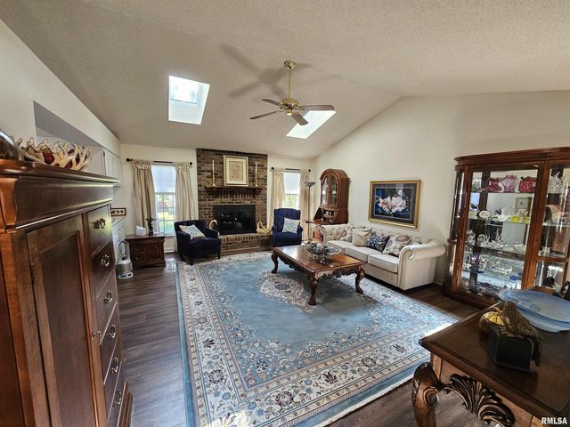 3517 VICTORIA Avenue, Mt Vernon, IL 62864