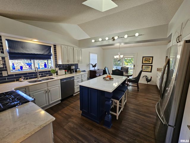 3517 VICTORIA Avenue, Mt Vernon, IL 62864