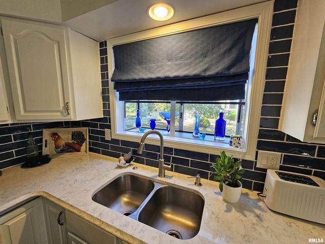 3517 VICTORIA Avenue, Mt Vernon, IL 62864